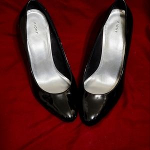 Fioni black patent 4" stiletto pumps  NWOT Retail $89